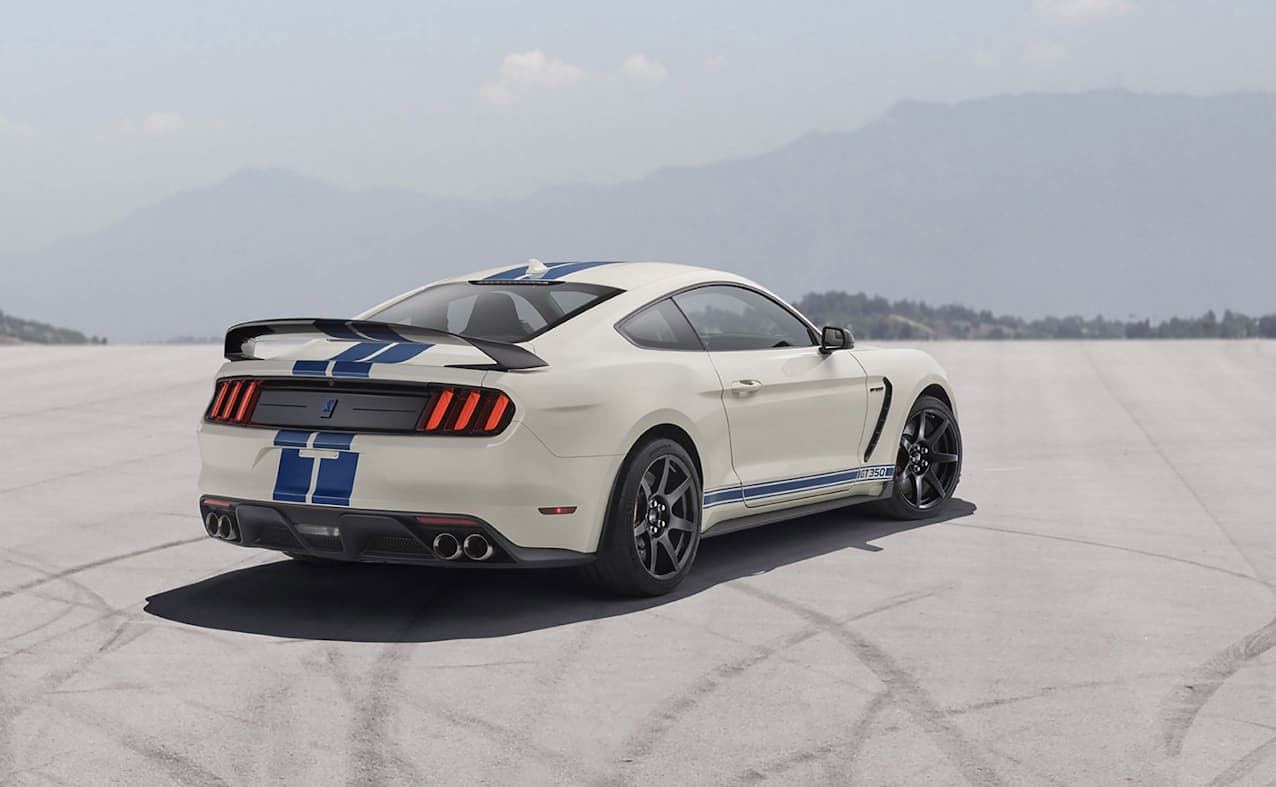 Back view Ford Mustang Shelby GT350 desert location