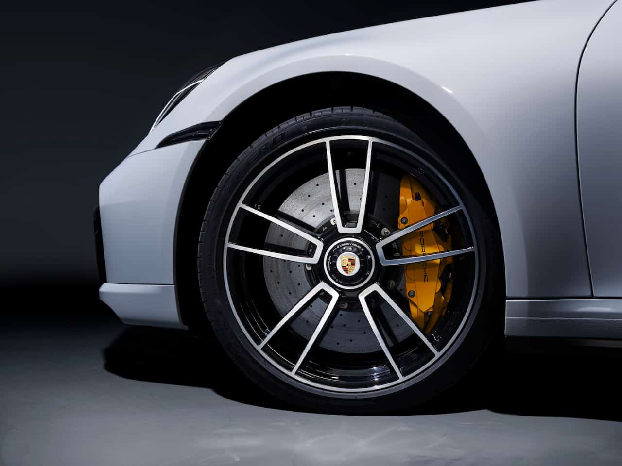2020 Porsche 911 Turbo front wheel and rim