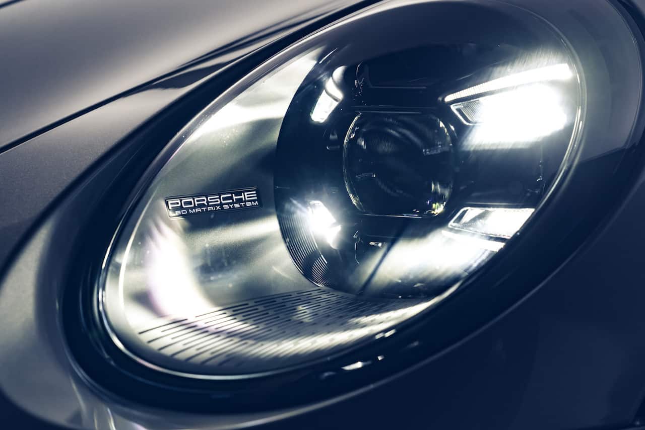 2020 Porsche 911 Turbo headlight