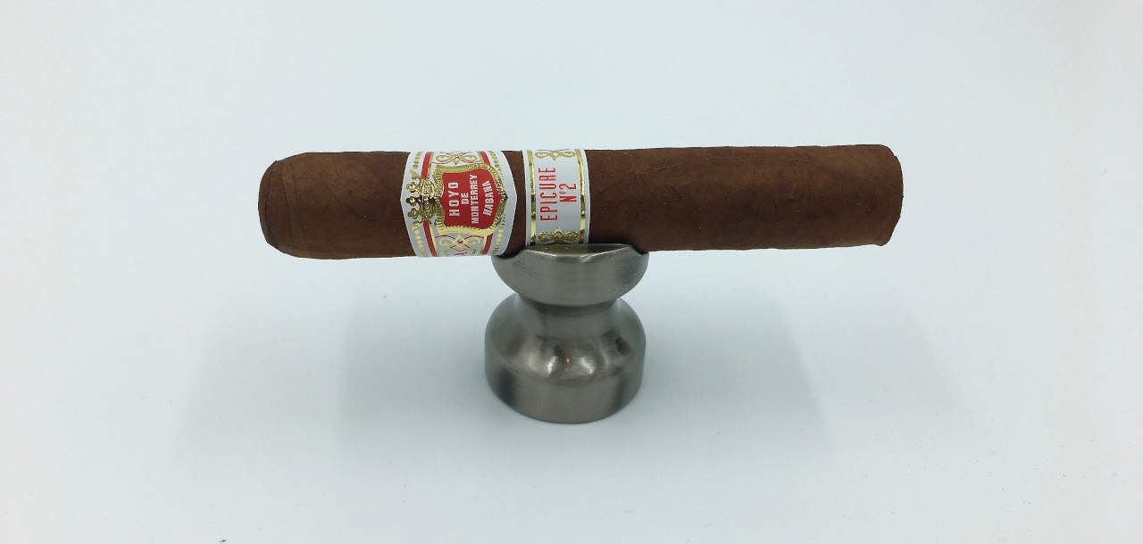 Cuban cigar Hoyo de Monterrey