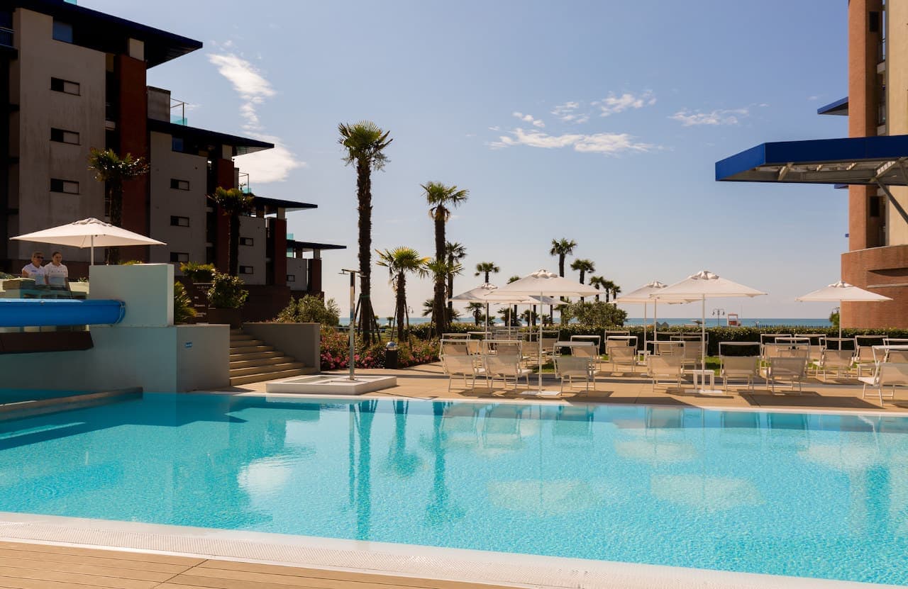 Travel Wellness Resorts Italy Almar Outdoor Pool 2