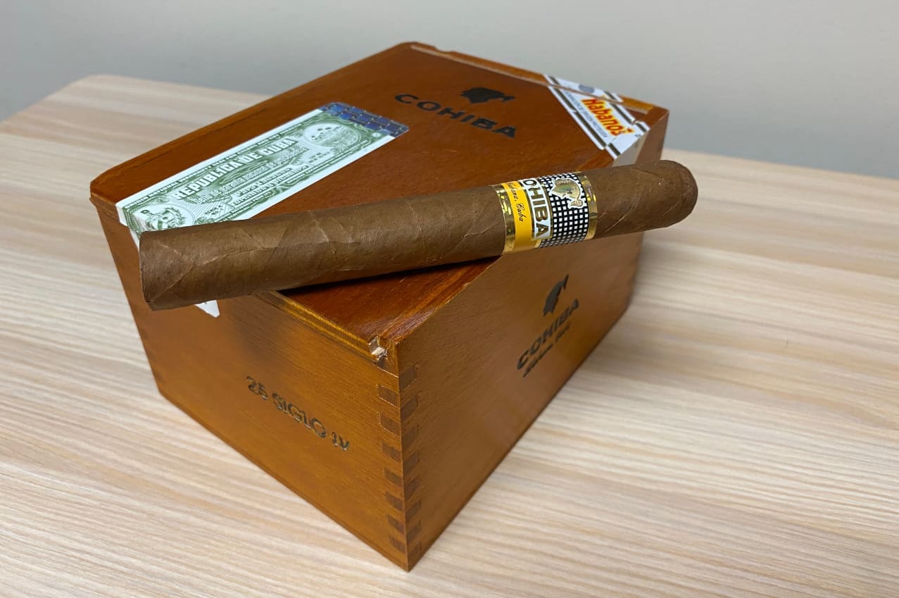 Cigar Review Cohiba Siglo Iv 3