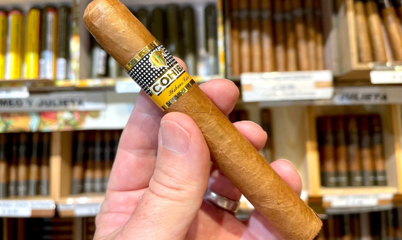 Cohiba Siglo IV, Casablanca Tobaconnist in Toronto