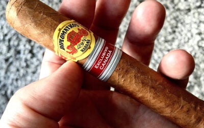 FIVE THINGS YOU WOULD NEVER SEE A CUBAN CIGAR CONNOISSEUR DOING