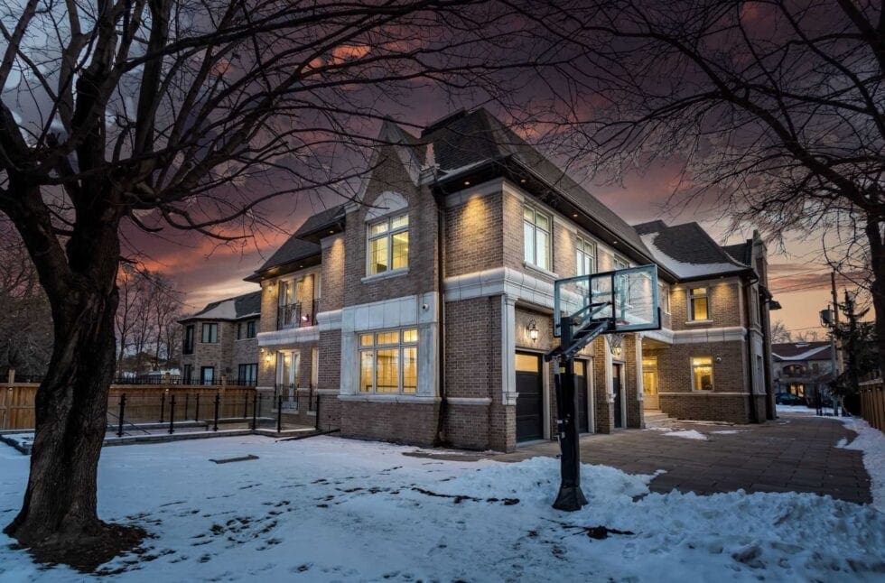 Source Raptors'' star Kyle Lowry lists his luxury Toronto home