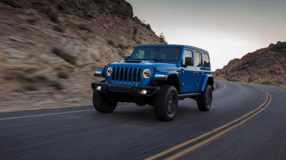 New Land Rover Defender V8 goes up against Jeep Wrangler Rubicon 392