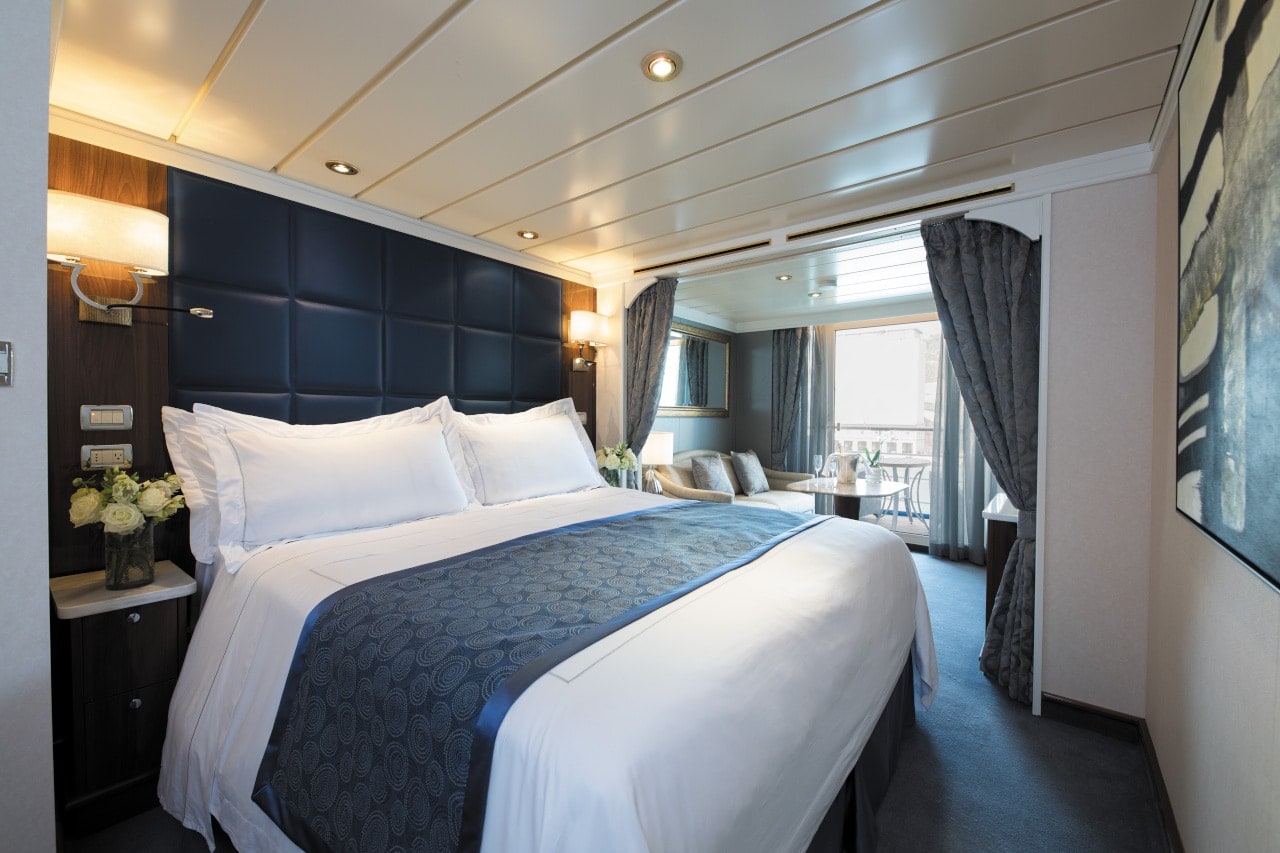 Regent Seven Seas Cruises World Cruise Mar Deluxe Veranda Suite