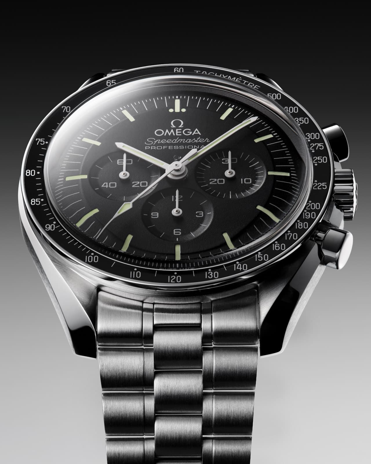 Omega Speedmaster Moonwatch 310.30.42.50.01.001 Front Low Res