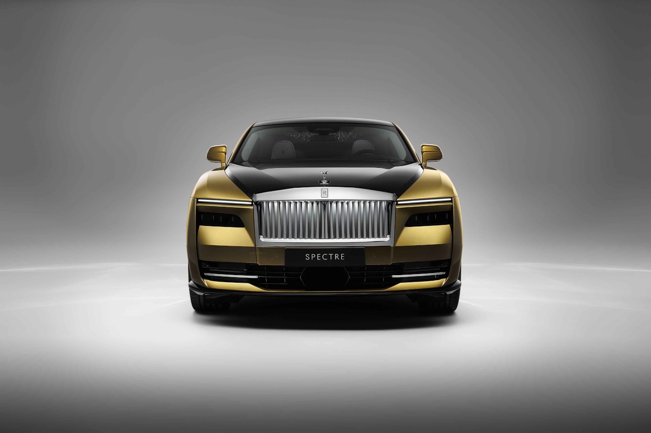2_SPECTREUNVEILED–THEFIRSTFULLY-ELECTRICROLLS-ROYCE_FRONT