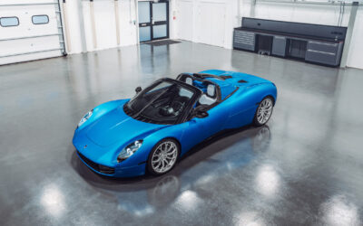 THE NEW GORDON MURRAY T.33 SPIDER: ANALOGUE HYPERCAR WITH SURROUND SOUND