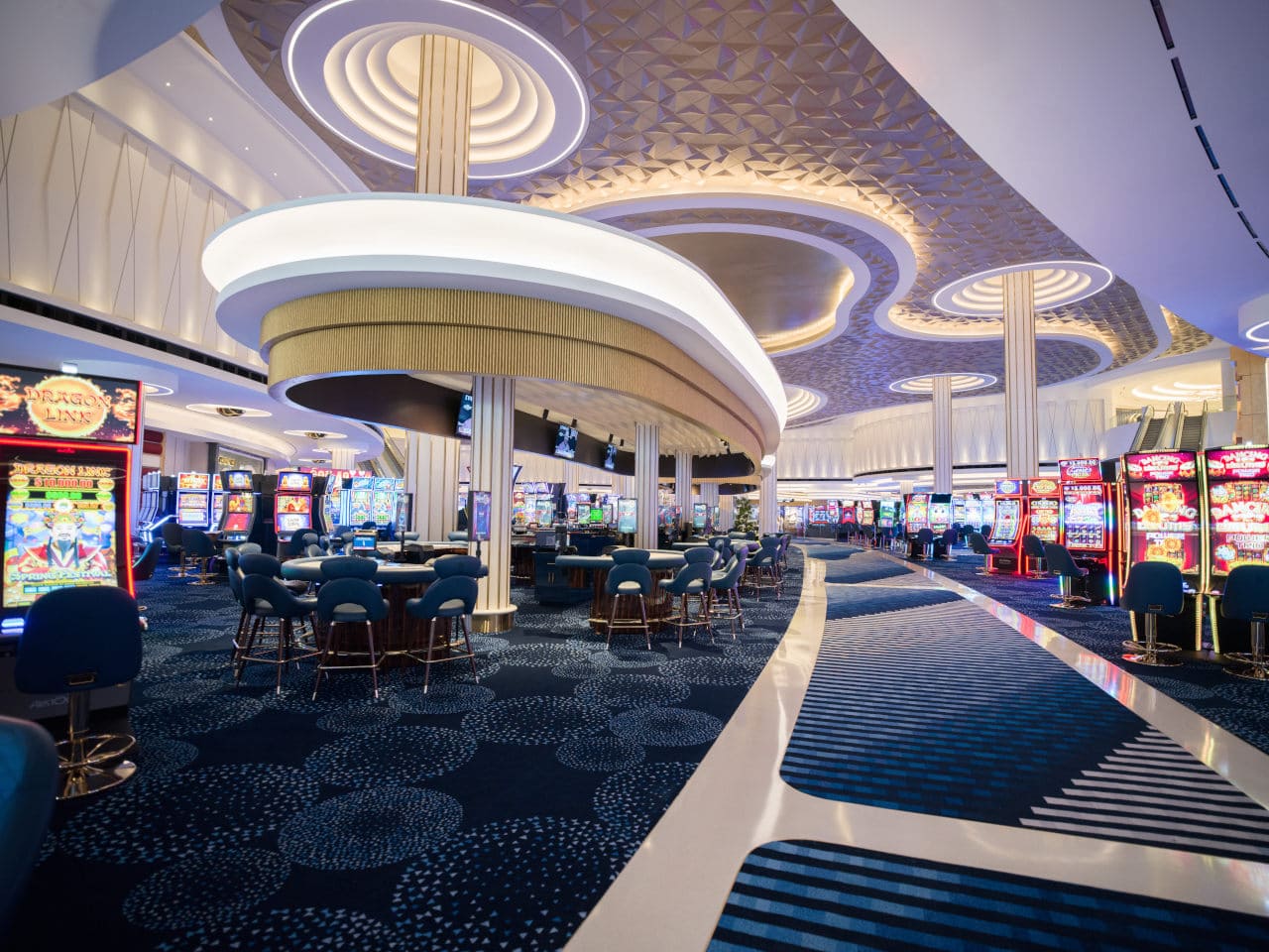 Fontainebleau Las Vegas_Casino Floor©Drex Agency_Mark Mediana