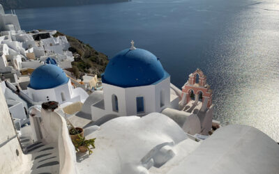 5 REASONS TO TAKE A WINTER VACATION TO TRANQUIL SANTORINI ISLAND, GREECE