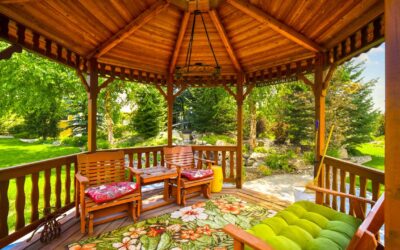 IDEAS  FOR ACCESSORIZING YOUR BACKYARD GAZEBO