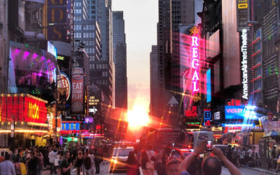 MANHATTANHENGE MAGIC: WATCHING NYC’S CELESTIAL SPECTACLE IN LUXE STYLE