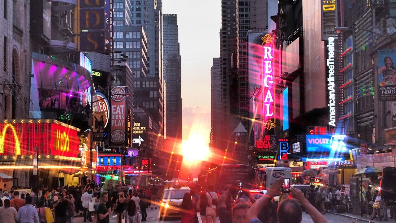 luxury travel Times Square Manhattanhenge