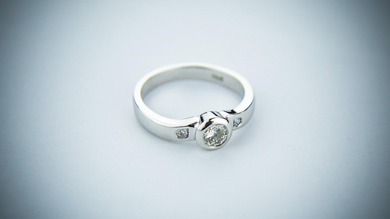 women's jewelry engagement ring