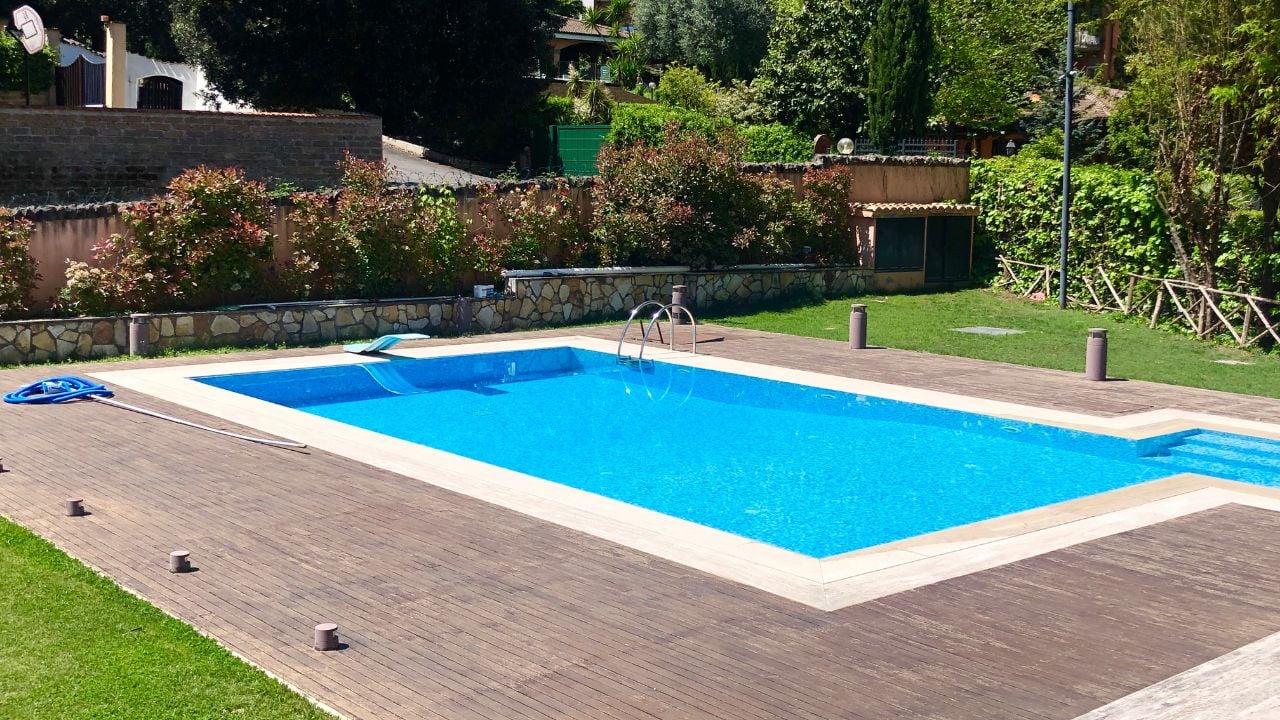 image of vinyl liner pool, backyard of home