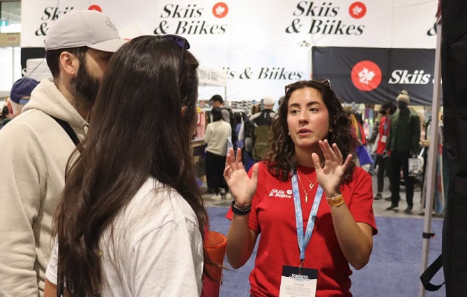 Sikiisbikes Sikiis &Amp; Bikes Employee Selling Outdoor Recreational Merchandise